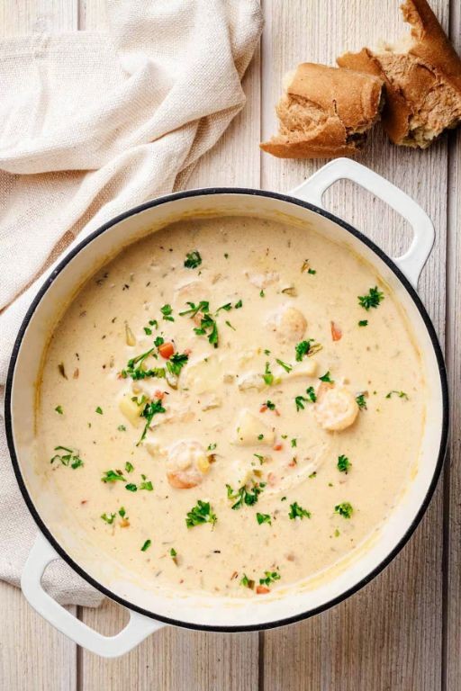 Slow Cooker Creamy Seafood Chowder