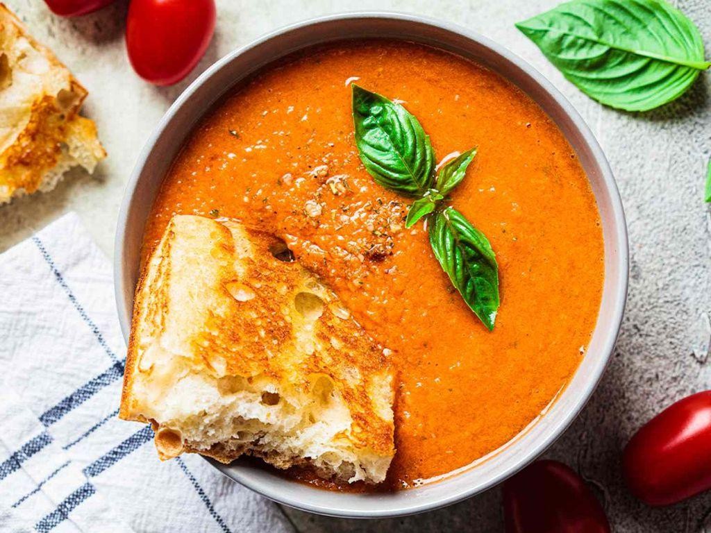 Slow Cooker Creamy Tomato Basil Soup