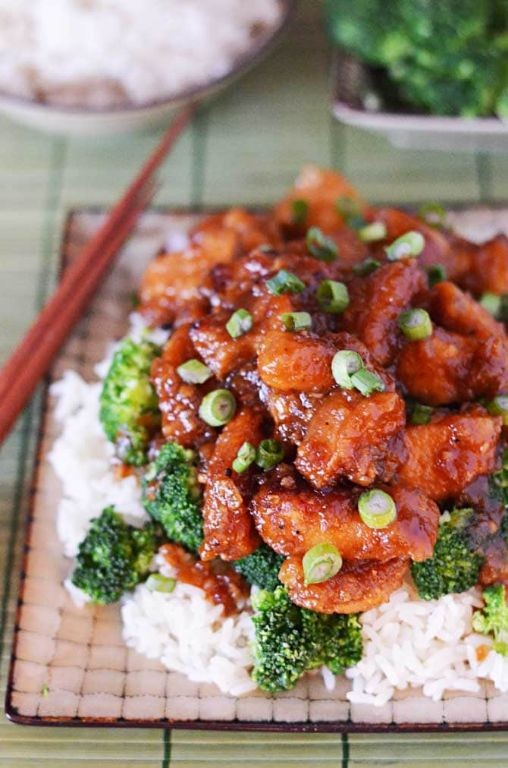 Slow Cooker General Tso Chicken with Broccoli
