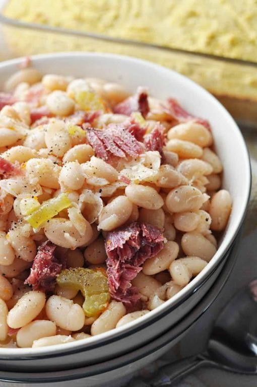 Slow Cooker Great Northern Beans with Ham Hock