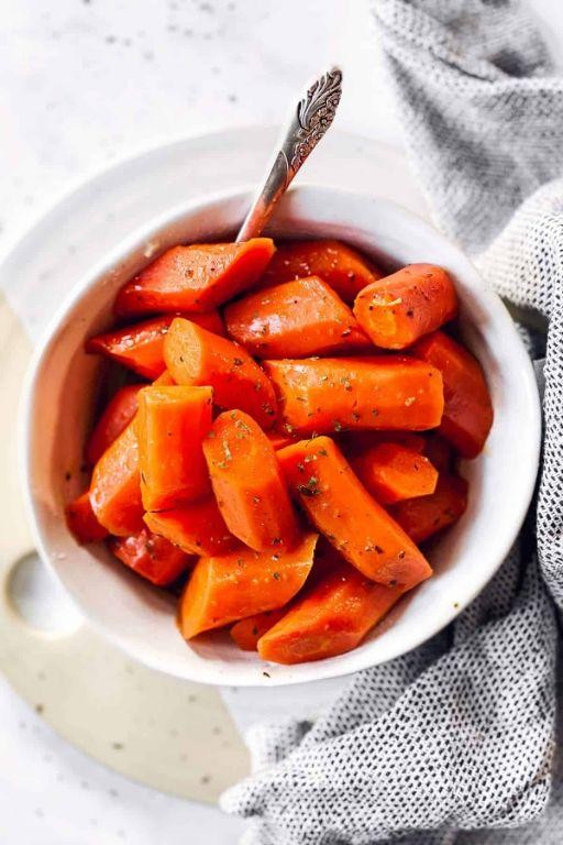 Slow Cooker Honey Glazed Carrots with Thyme