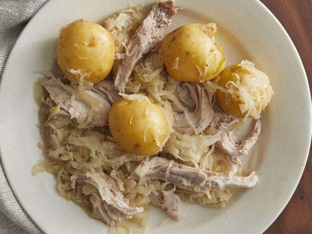 Slow Cooker Pork and Sauerkraut