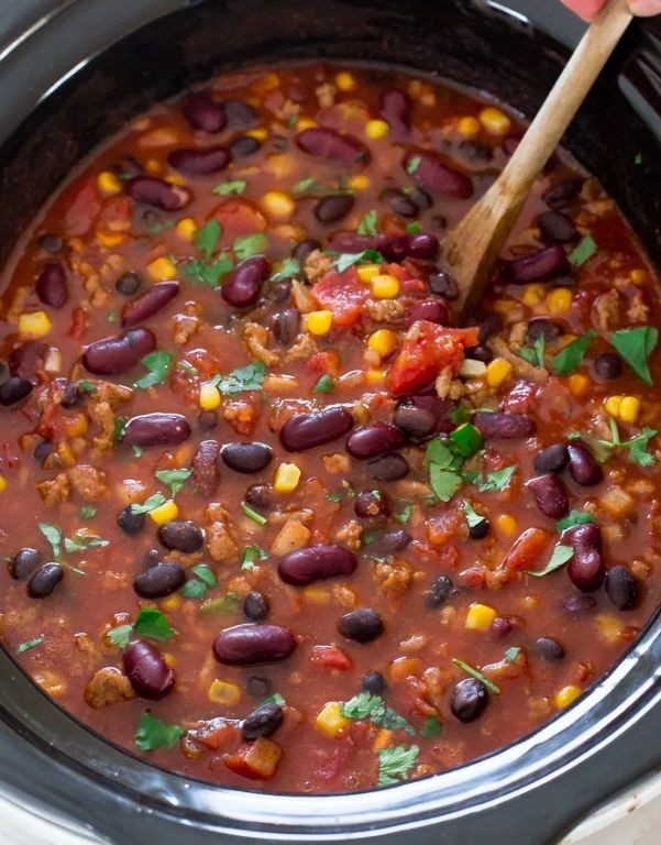 Slow Cooker Turkey Chili with Kidney Beans