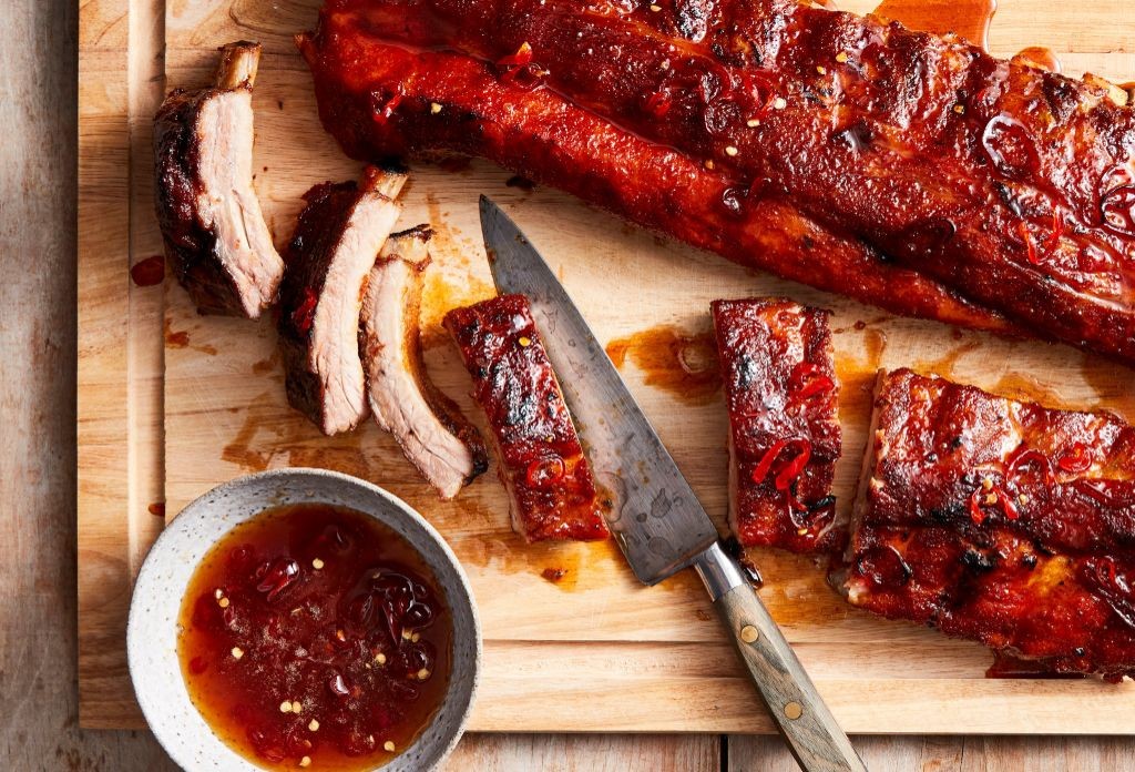 Slow-cooked pork ribs with honey glaze