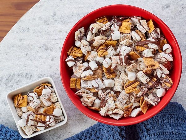 20 Festive Holiday Chex Mix Recipes Irresistible