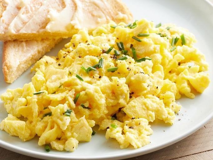 Soft Scrambled Eggs with Cottage Cheese