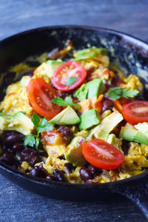 Southwestern Egg White Scramble with Black Beans