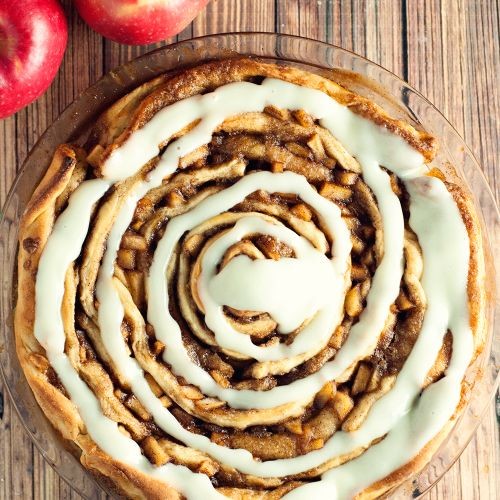 Spiced Apple Cinnamon Roll Cake