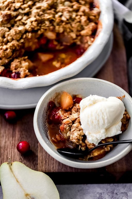 Spiced Pear and Cranberry Crumble