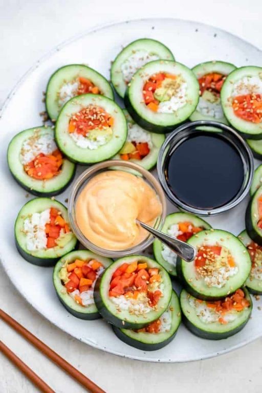 Spicy Cucumber Sushi Rolls