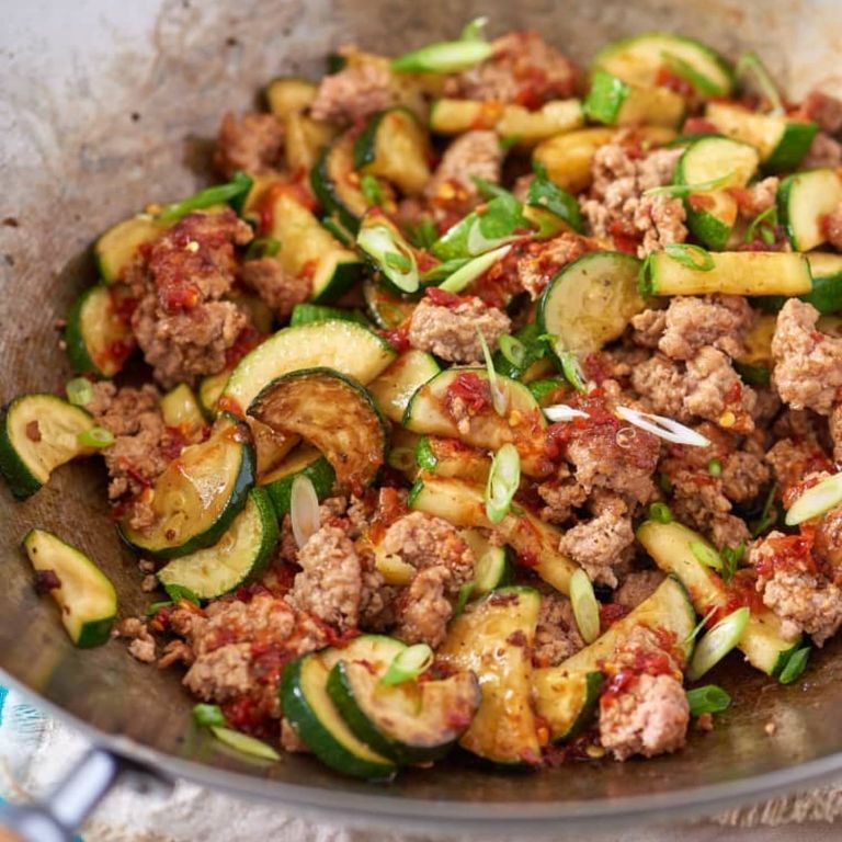 Spicy Ground Beef and Zucchini Stir-Fry