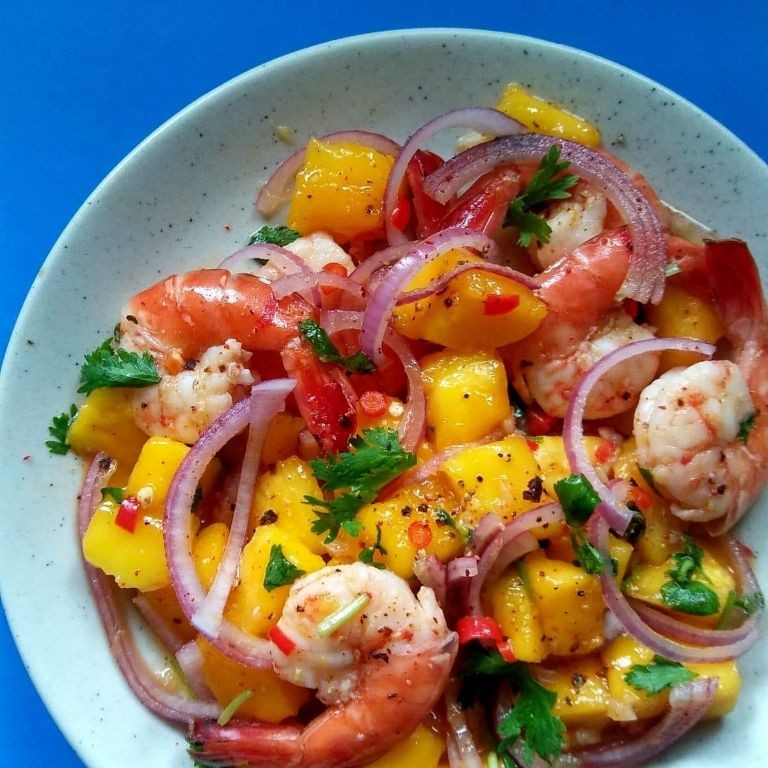 Spicy Mango Shrimp Salad