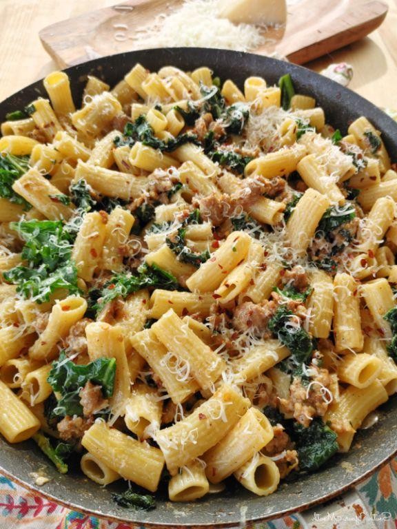 Spicy Sausage and Kale Rasta Pasta