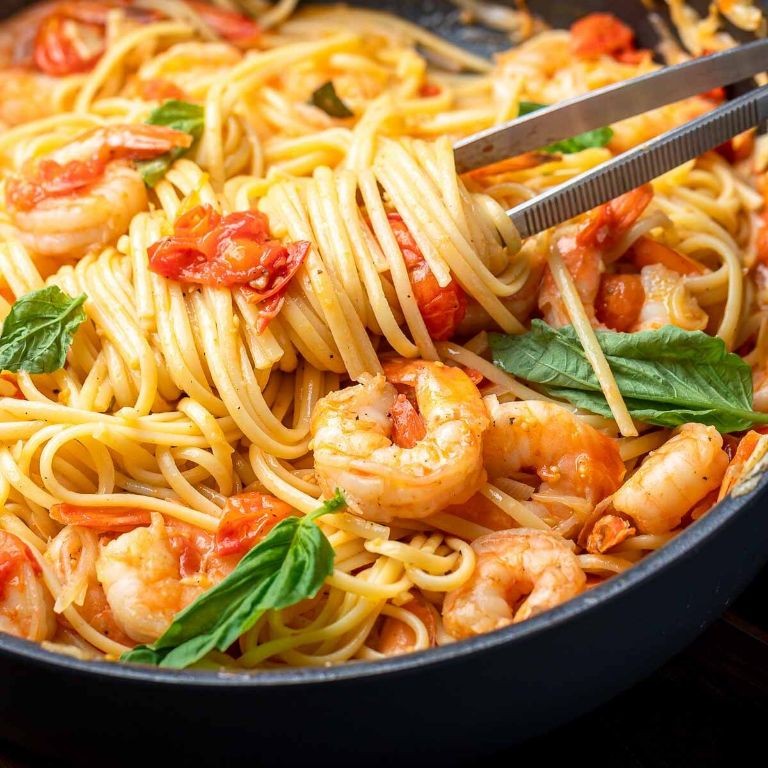 Spicy Tomato Basil Shrimp Pasta
