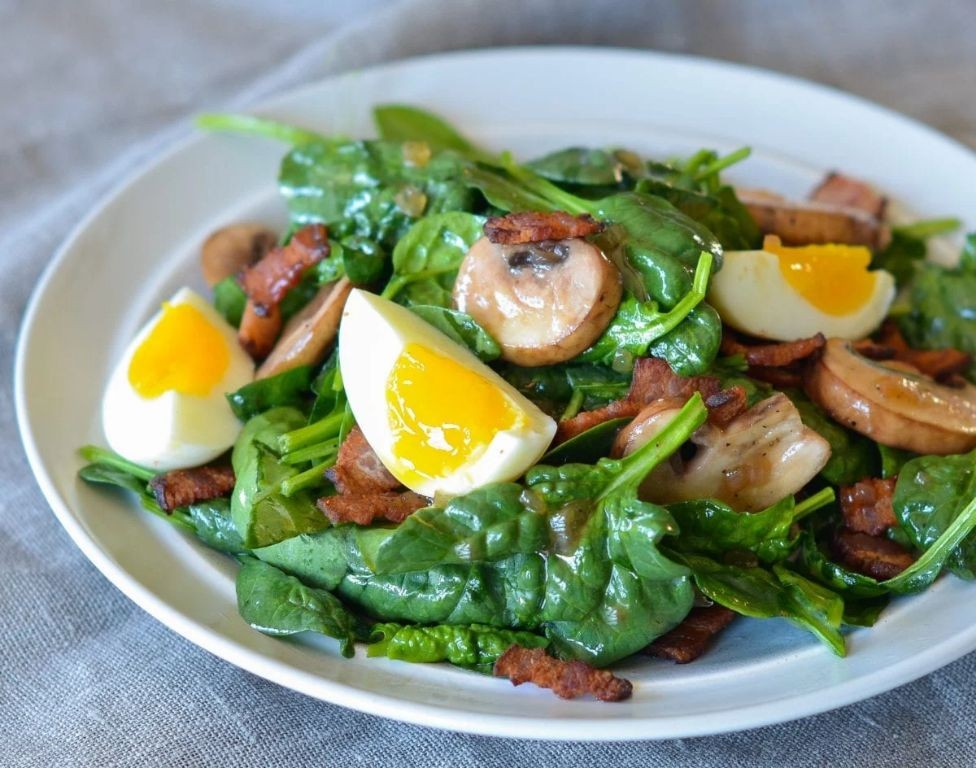 Spinach and Bacon Salad with Warm Bacon Dressing