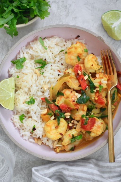 Spinach and Coconut Milk Curry with Shrimp
