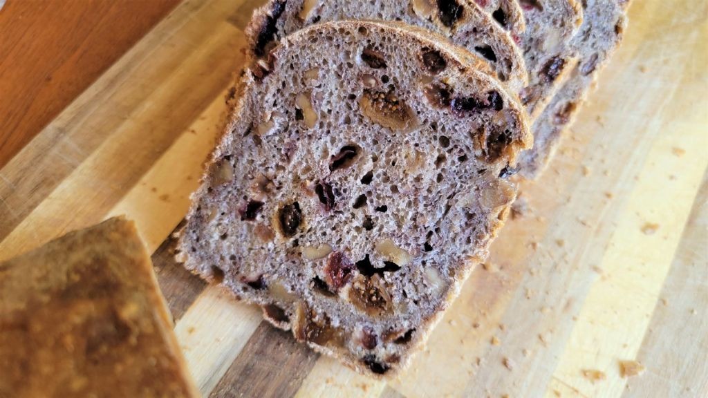Sprouted Wheat Bread with Dried Fruits