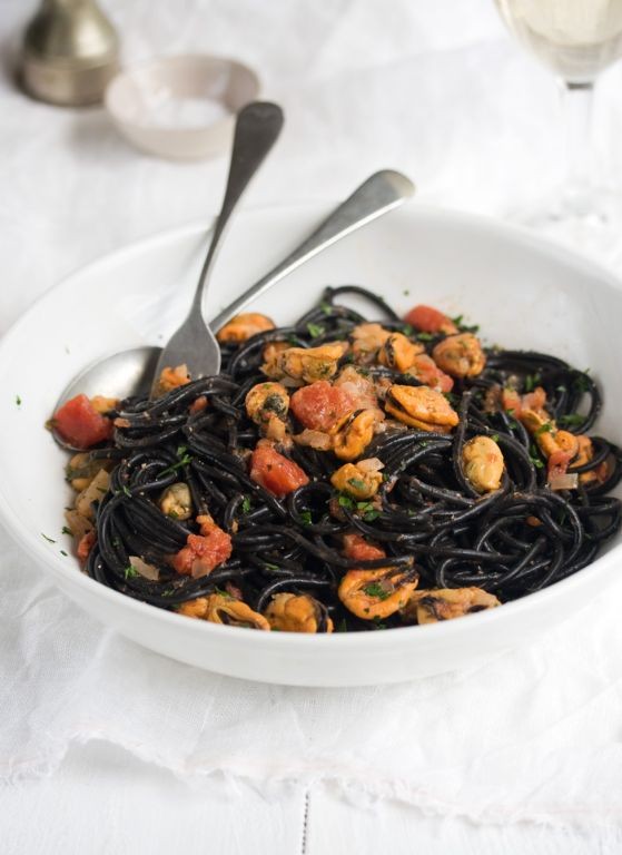 Squid Ink Spaghetti with Mussels and White Wine Sauce
