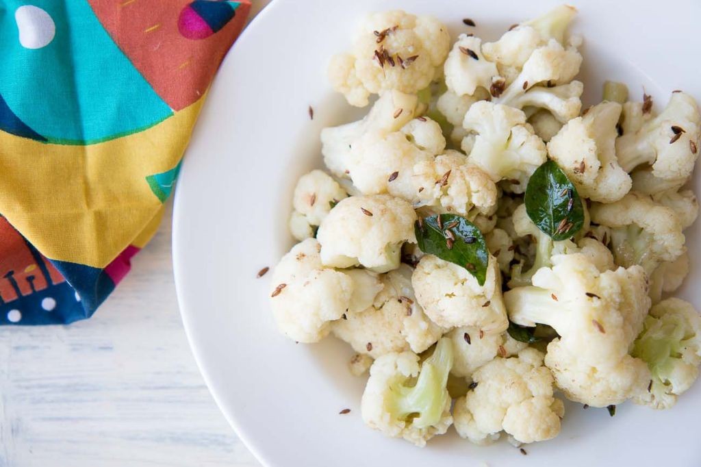 Steamed Cauliflower with Curry Powder
