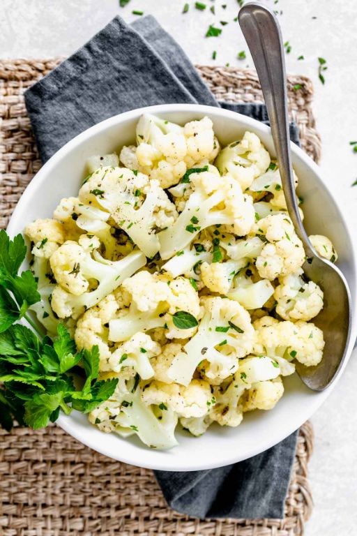 Steamed Cauliflower with Olive Oil and Garlic