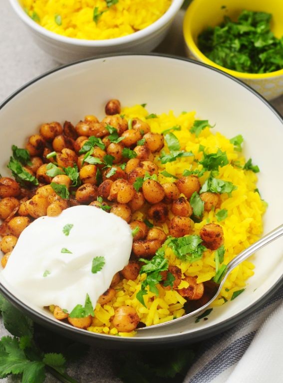 Steamed Rice with Chickpeas and Turmeric
