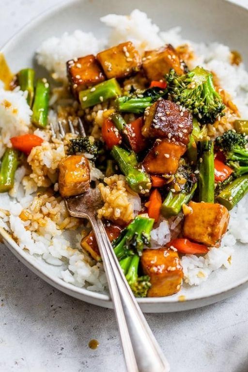 Stir-fried tofu with mixed vegetables