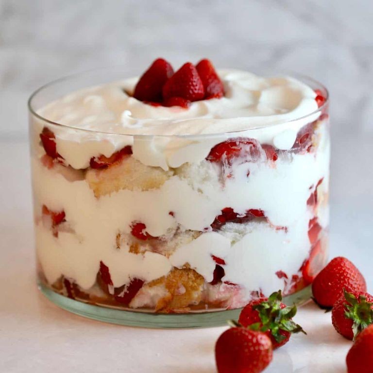 Strawberry Angel Food Cake Parfait