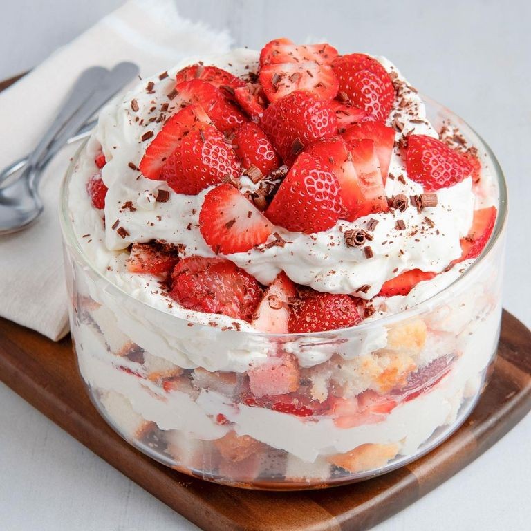 Strawberry Cheesecake Easter Trifle