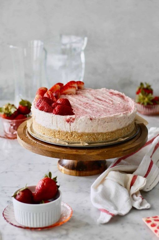 Strawberry Mascarpone Cheesecake