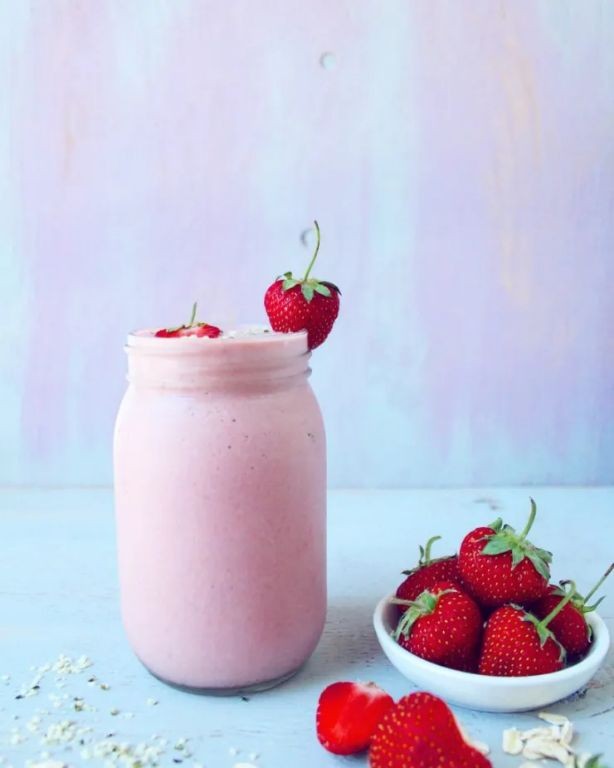 Strawberry Oatmeal Protein Shake
