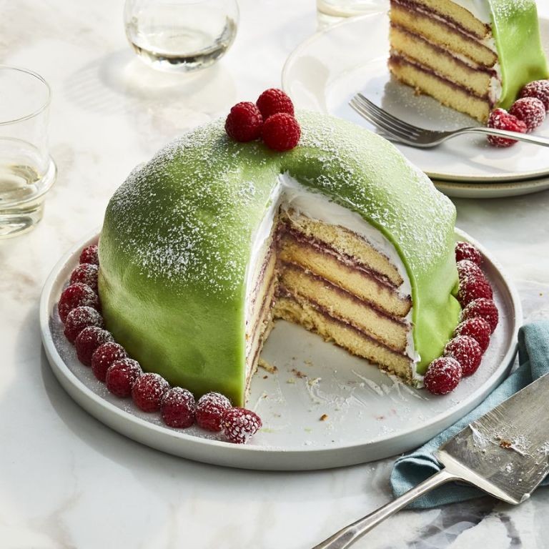 Swedish Princess Cake (Prinsesstårta)