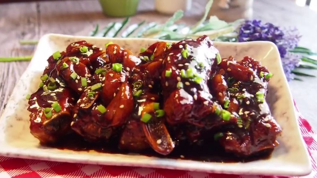 Sweet and Savory Oyster Sauce Ribs