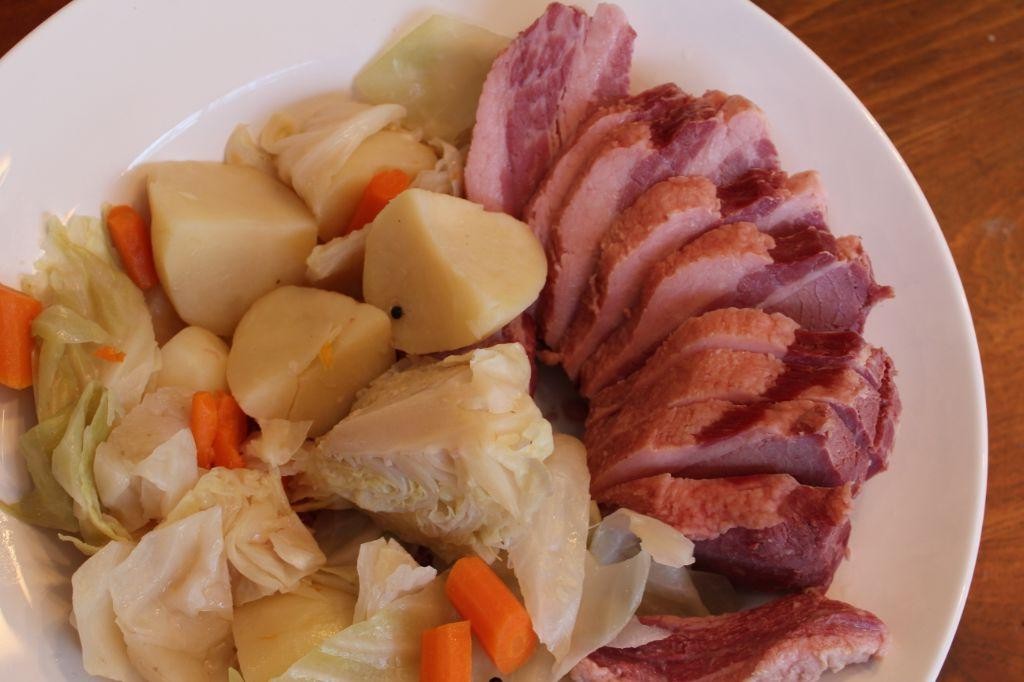 Tangy Apple Cider Corned Beef and Cabbage