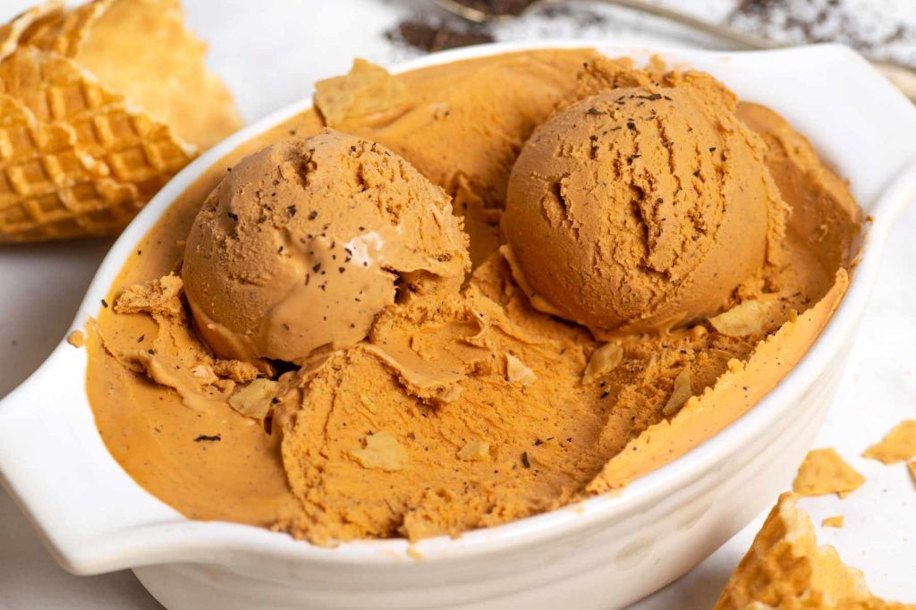 Thai Tea Ice Cream with a Velvety Texture