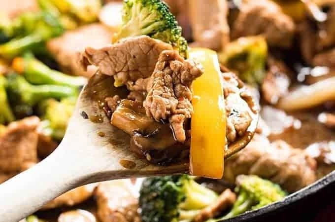 Thin Sliced Pork and Broccoli in Garlic Sauce