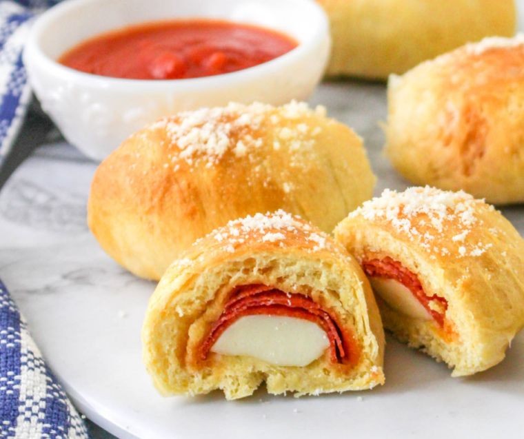 Three-Cheese Stuffed Pizza Puffs