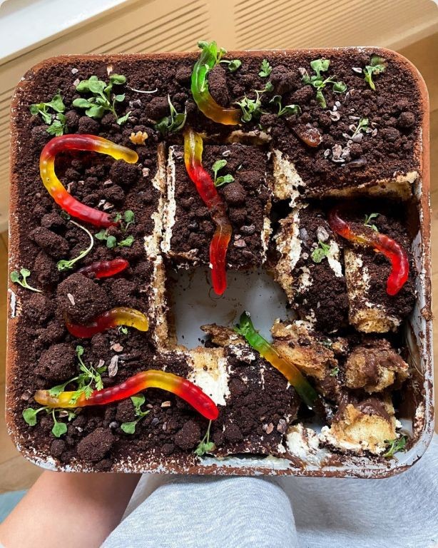 Tiramisu Dirt Cake with Coffee Flavors
