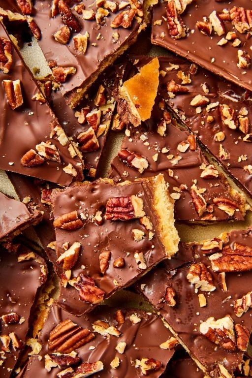 Toasted Marshmallow Saltine Toffee