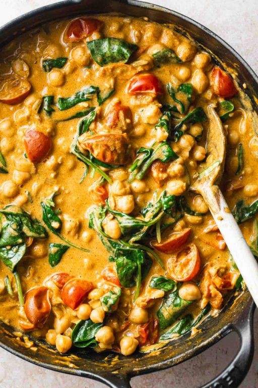 Tomato Spinach and Chickpea Curry