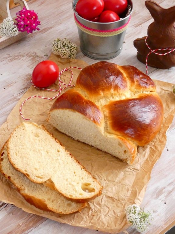 Traditional Greek Tsoureki