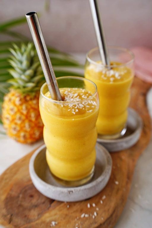 Tropical pineapple mango smoothie
