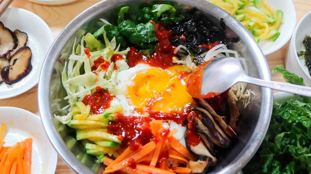 Tteokbokki Bibimbap with Gochujang Dressing