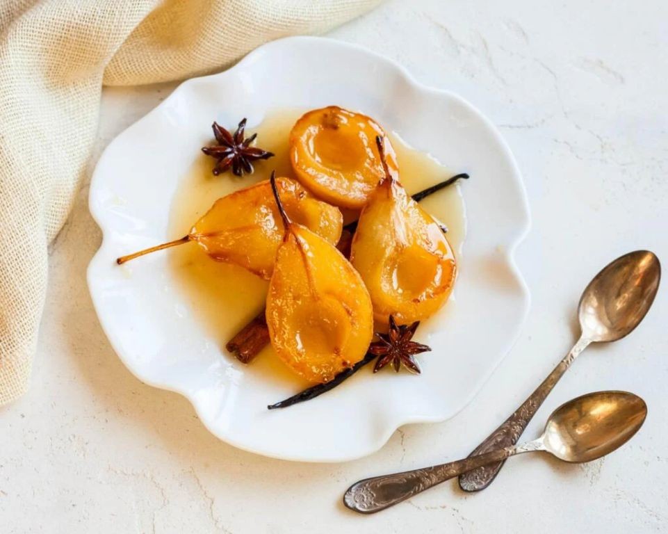 Vanilla Poached Pears with Honey