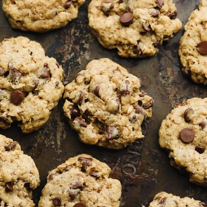 Vegan Oatmeal Chocolate Chip Cookies