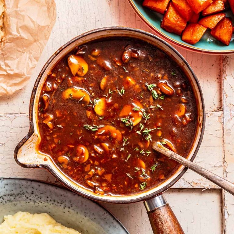 Vegetarian Gravy with Mushrooms and Onions