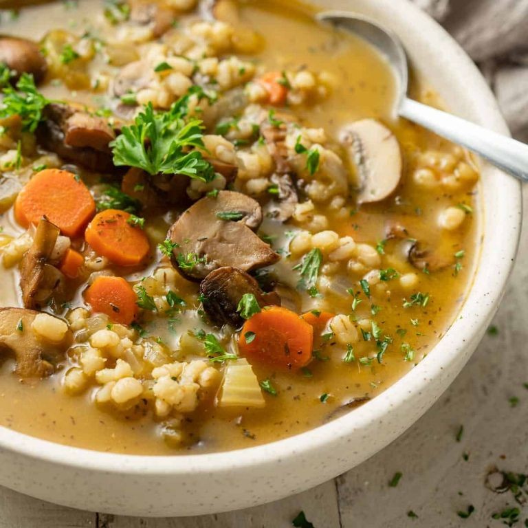 Vegetarian Mushroom Barley Soup