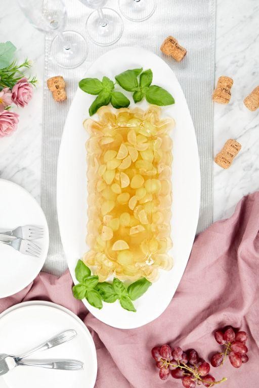White grape juice gelatin cups