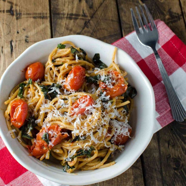 Whole Wheat Pasta with Cherry Tomatoes and Basil