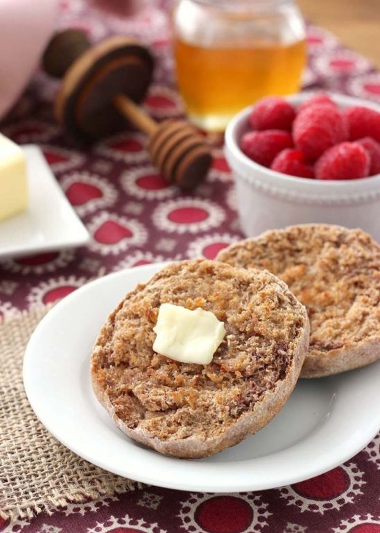 Whole Wheat Raspberry Muffins with Cinnamon