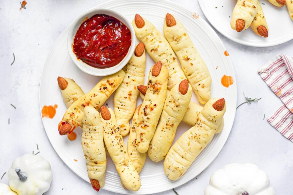 Witch Finger Breadsticks with Marinara Sauce